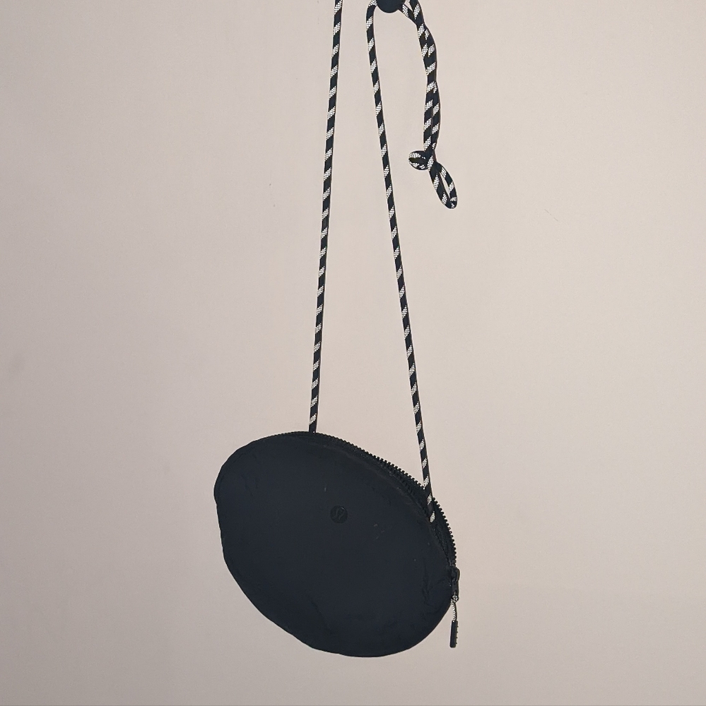 Black Lululemon Sling Bag, Good Quality - Picture 2 of 3